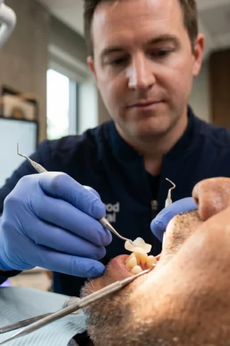 Restauración dental conservadora con onlay cerámico